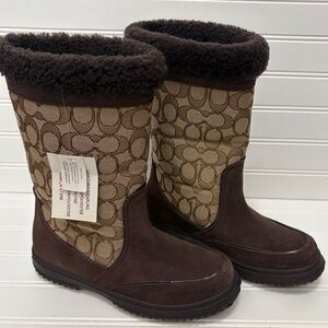COACH Sherman Brown Signature Vintage Y2K Faux Fur Snow Boots Womens Size 6 NEW